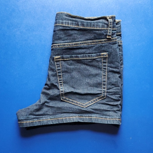 Forever 21 Jean Shorts - Picture 3 of 3